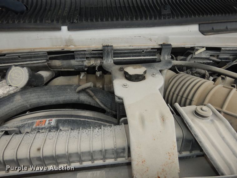 image for item IB9864 2009 Ford E450 Super Duty  shuttle bus