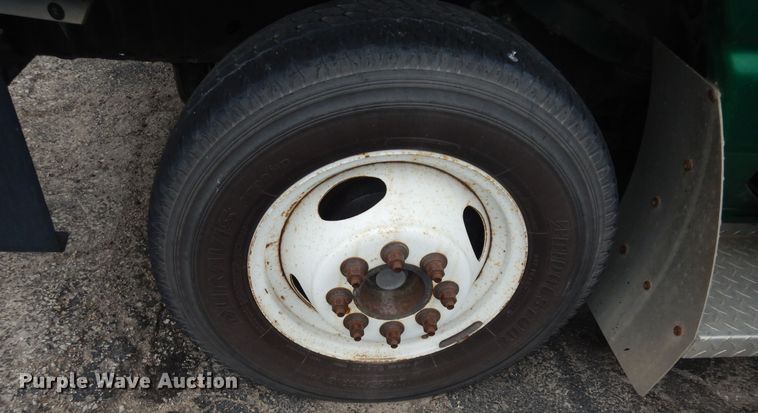 image for item IB9864 2009 Ford E450 Super Duty  shuttle bus