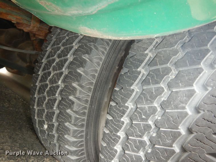 image for item IB9864 2009 Ford E450 Super Duty  shuttle bus