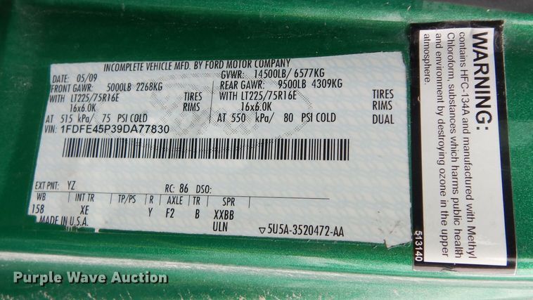 image for item IB9864 2009 Ford E450 Super Duty  shuttle bus