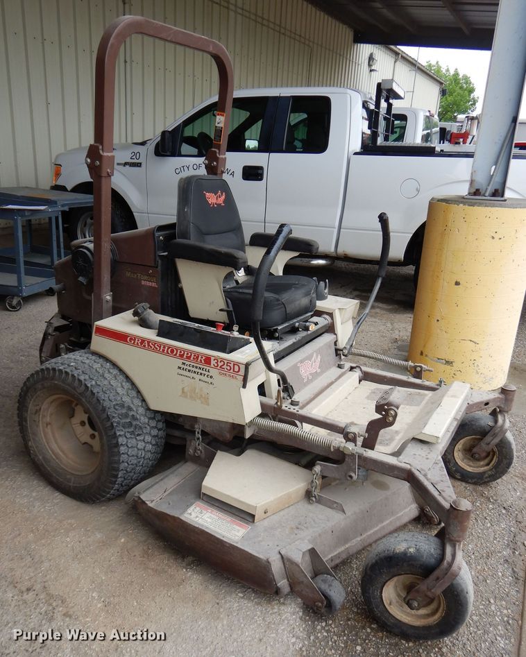 image for item IB9978 Grasshopper 325D  ZTR lawn mower