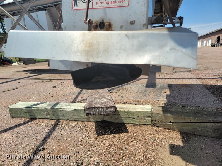 image for item JG9854 2006 Buyers  spreader