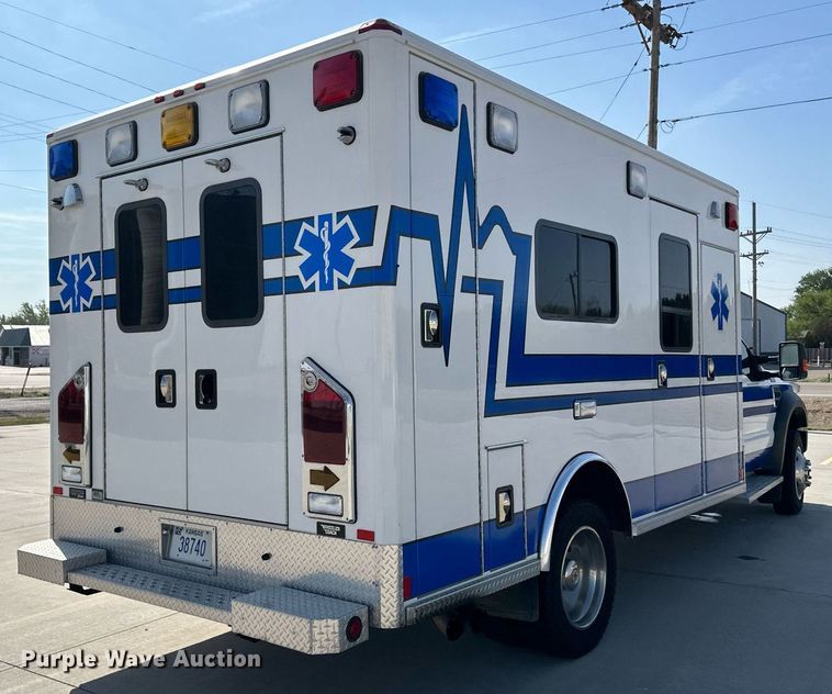image for item JJ9935 2008 Ford F450 Super Duty  ambulance