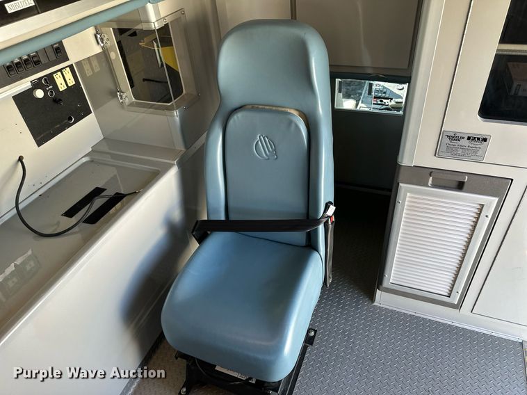 image for item JJ9935 2008 Ford F450 Super Duty  ambulance