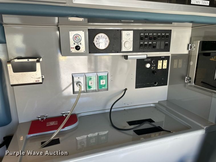 image for item JJ9935 2008 Ford F450 Super Duty  ambulance