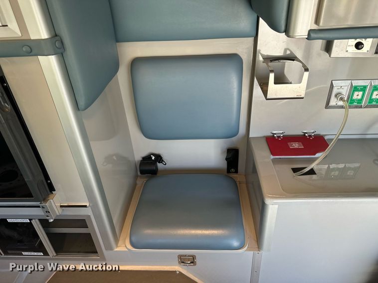 image for item JJ9935 2008 Ford F450 Super Duty  ambulance