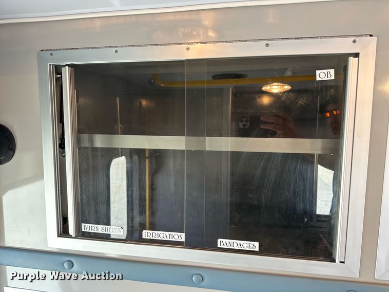 image for item JJ9935 2008 Ford F450 Super Duty  ambulance