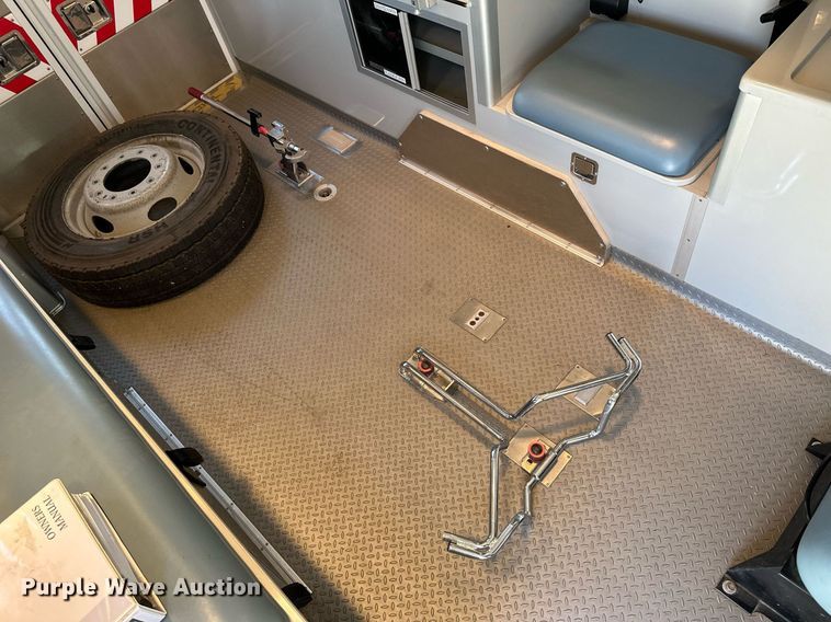 image for item JJ9935 2008 Ford F450 Super Duty  ambulance