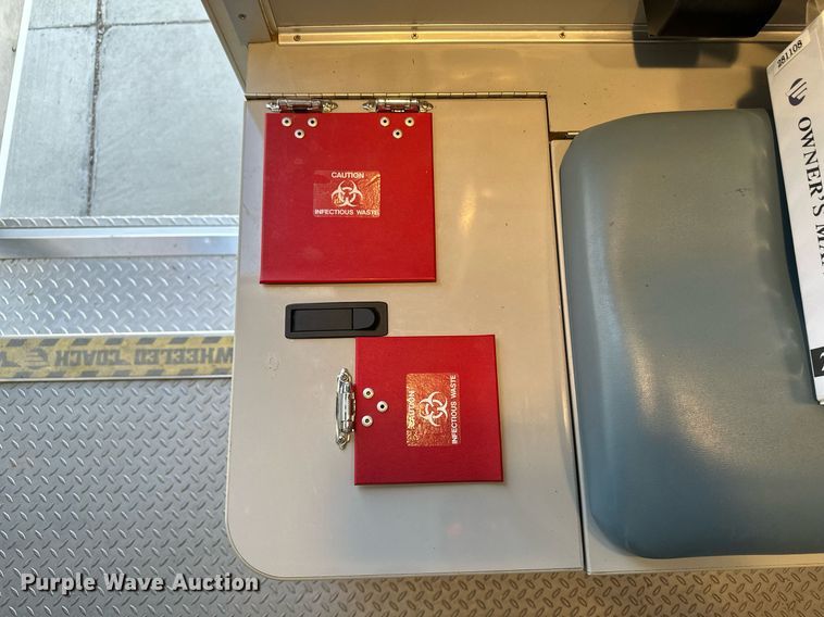 image for item JJ9935 2008 Ford F450 Super Duty  ambulance