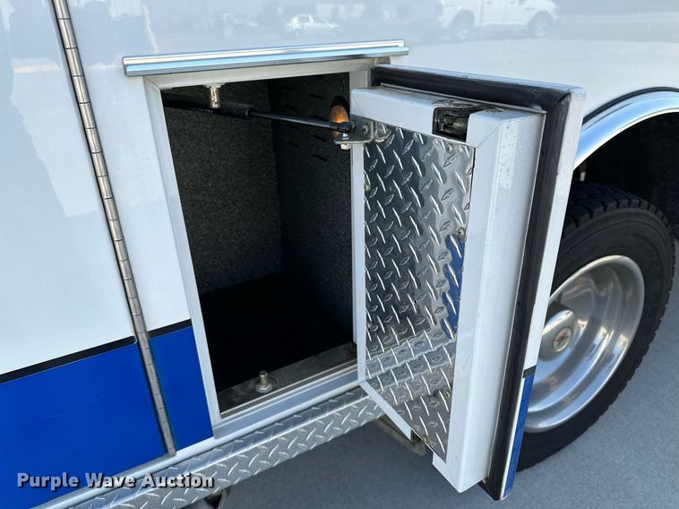 image for item JJ9935 2008 Ford F450 Super Duty  ambulance