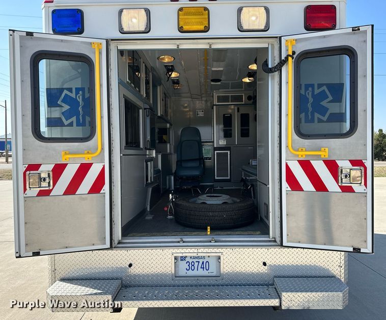 image for item JJ9935 2008 Ford F450 Super Duty  ambulance