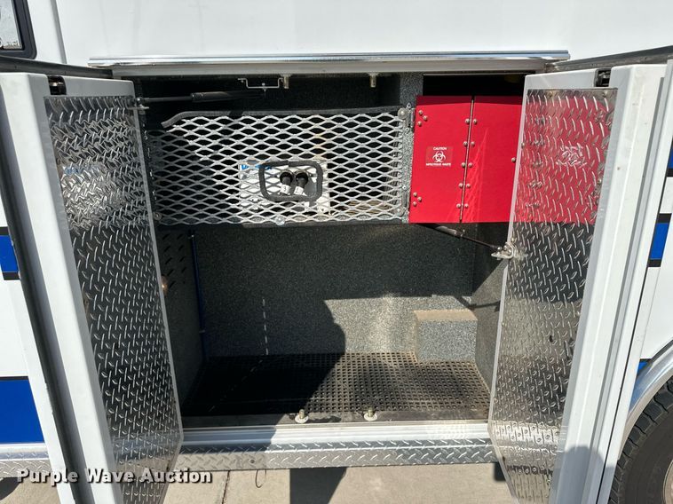 image for item JJ9935 2008 Ford F450 Super Duty  ambulance