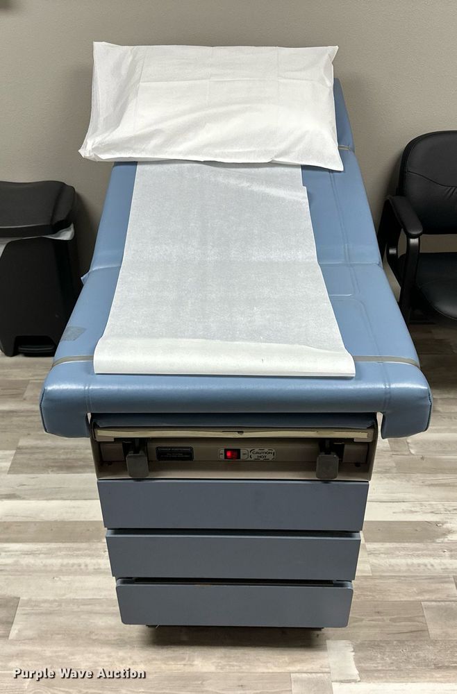 image for item JJ9940 Ritter 104  examination table