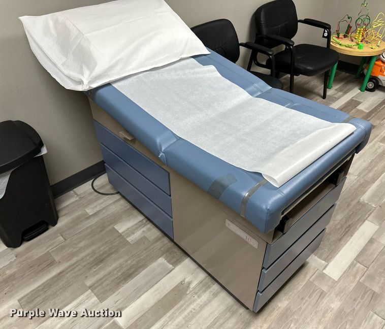 image for item JJ9940 Ritter 104  examination table