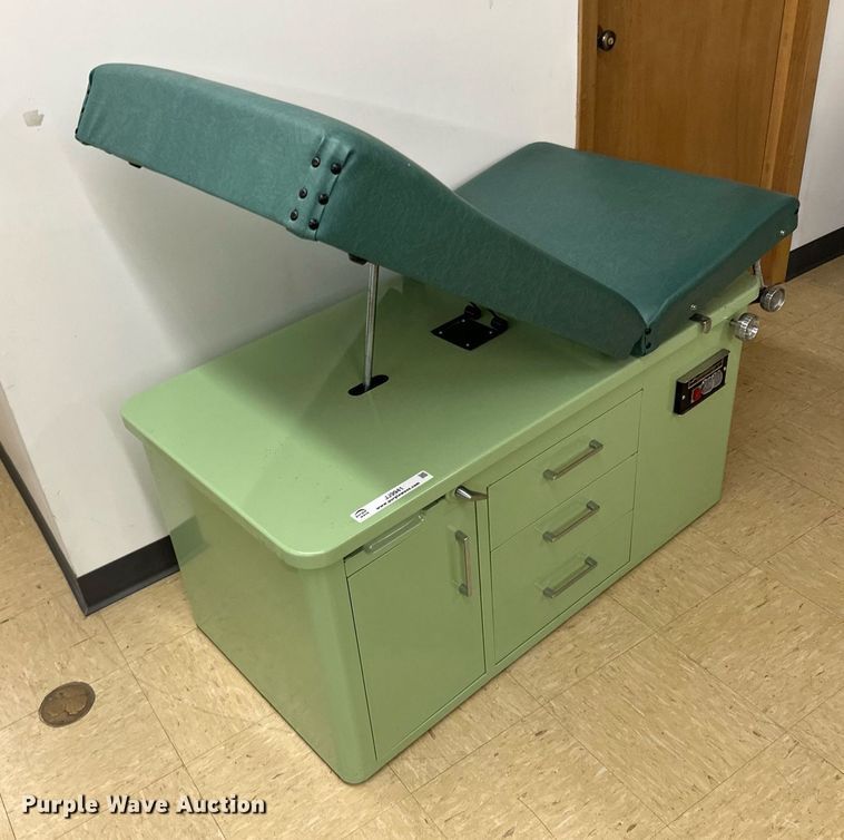 image for item JJ9941 Hamilton  examination table