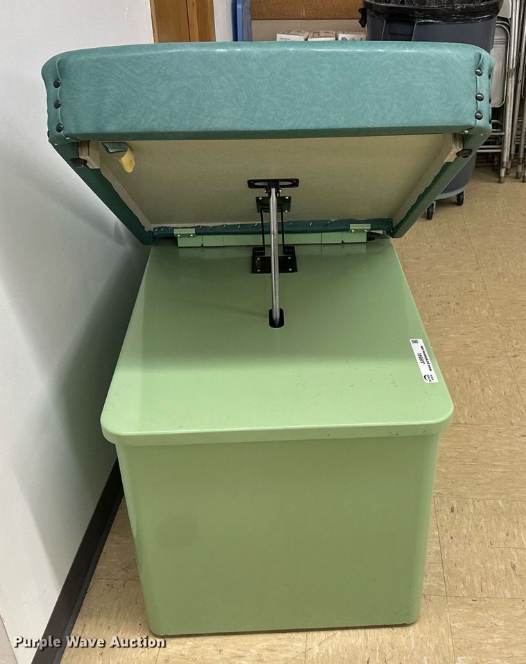 image for item JJ9941 Hamilton  examination table