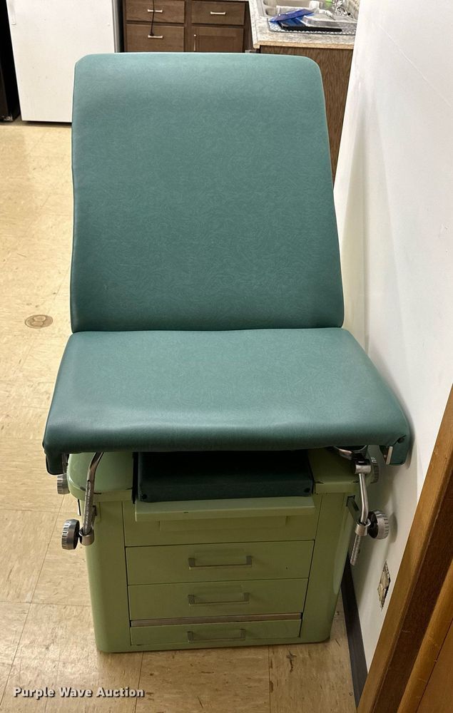 image for item JJ9941 Hamilton  examination table