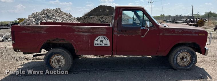 image for item JJ9944 1982 Ford F150  pickup truck