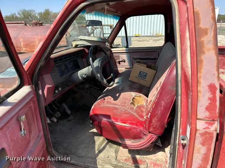 image for item JJ9944 1982 Ford F150  pickup truck