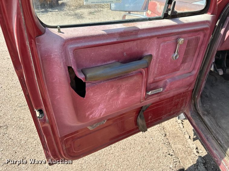 image for item JJ9944 1982 Ford F150  pickup truck