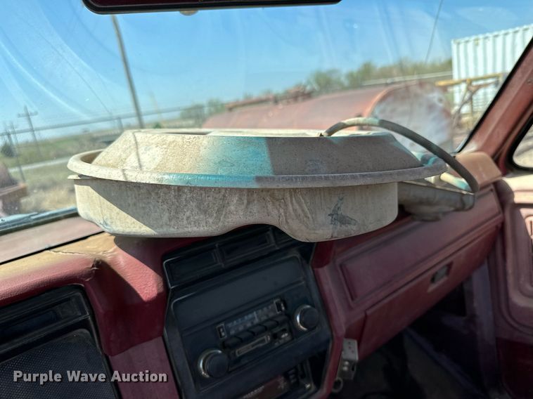 image for item JJ9944 1982 Ford F150  pickup truck