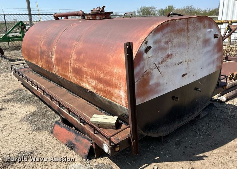 image for item JJ9945 Water tank bed