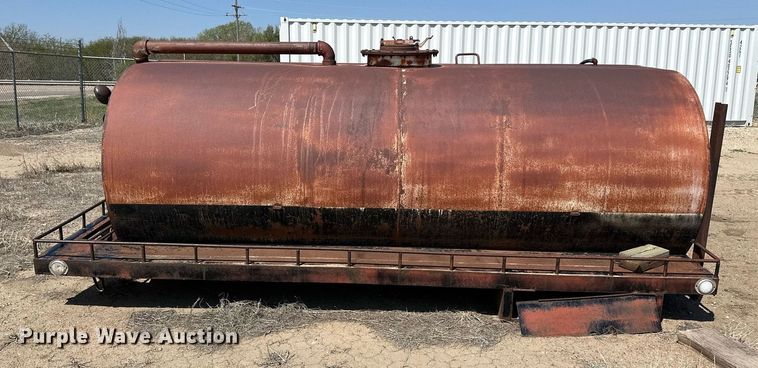 image for item JJ9945 Water tank bed