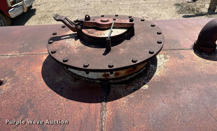 image for item JJ9945 Water tank bed