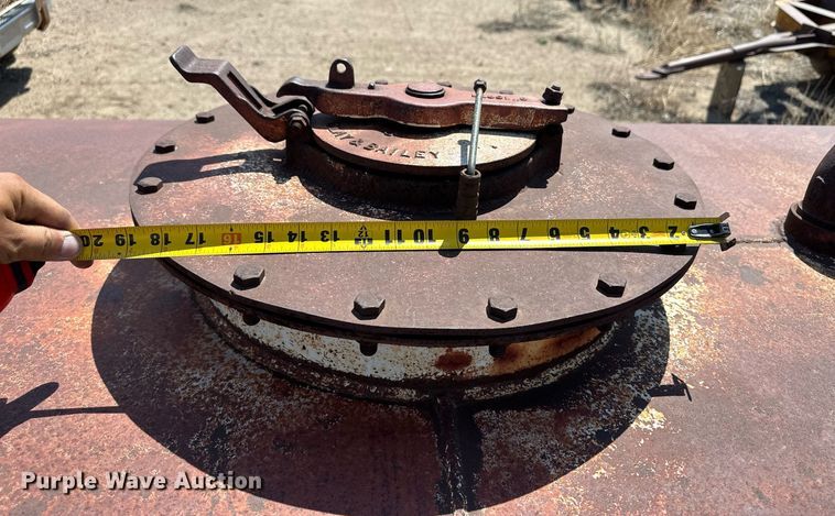 image for item JJ9945 Water tank bed