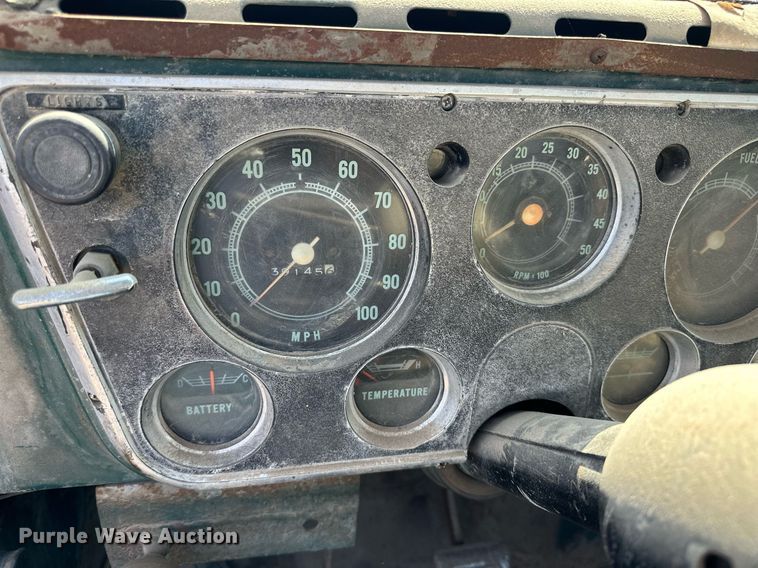 image for item JJ9947 1971 Chevrolet C60  truck cab and chassis