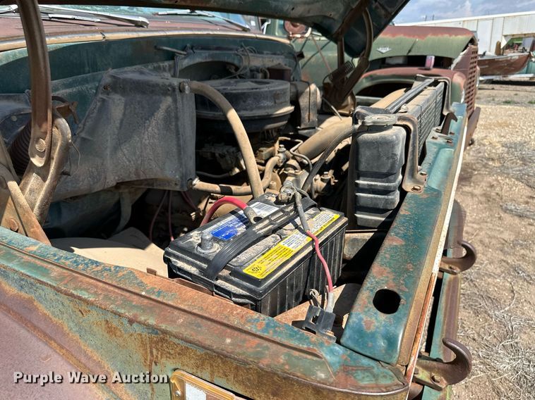 image for item JJ9947 1971 Chevrolet C60  truck cab and chassis