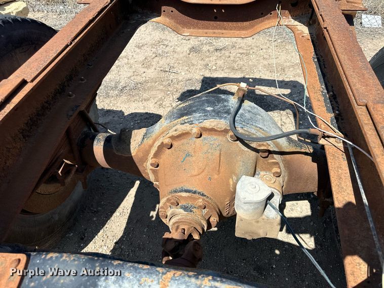 image for item JJ9947 1971 Chevrolet C60  truck cab and chassis