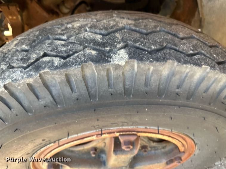 image for item JJ9947 1971 Chevrolet C60  truck cab and chassis