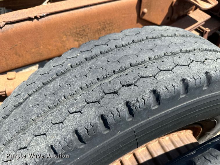 image for item JJ9947 1971 Chevrolet C60  truck cab and chassis