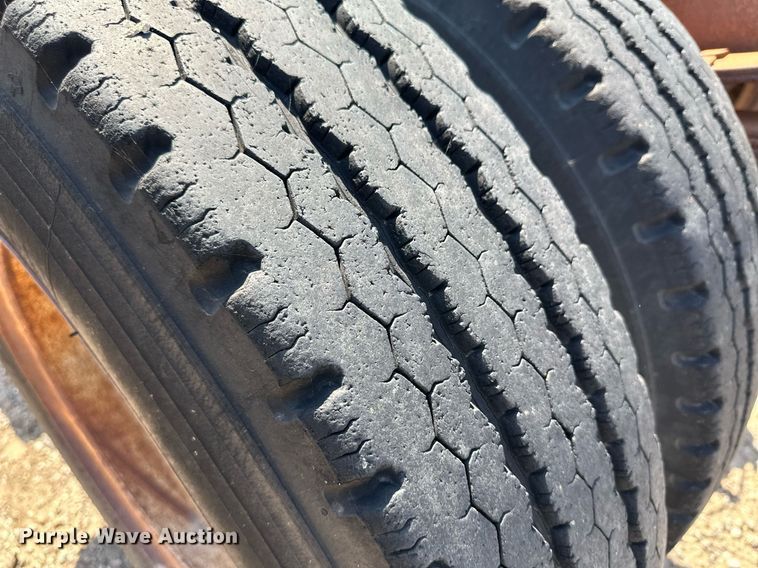 image for item JJ9947 1971 Chevrolet C60  truck cab and chassis