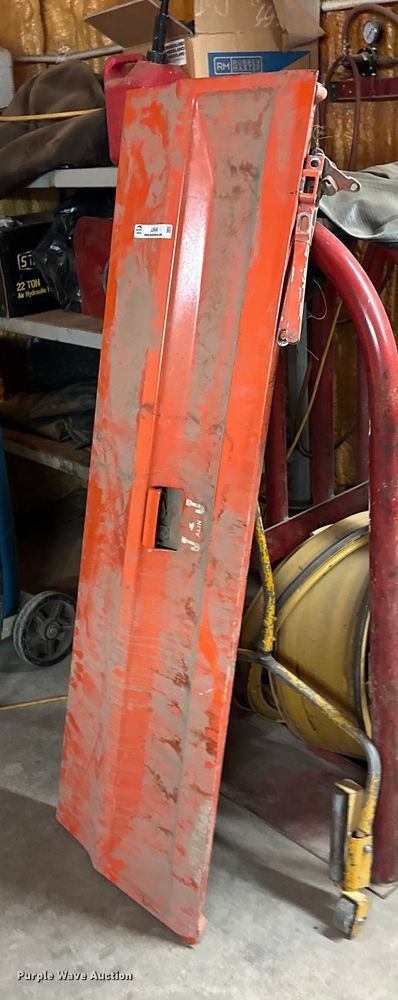 image for item JJ9949 1985 Chevrolet C20 tailgate