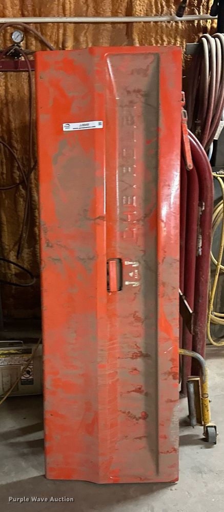 image for item JJ9949 1985 Chevrolet C20 tailgate