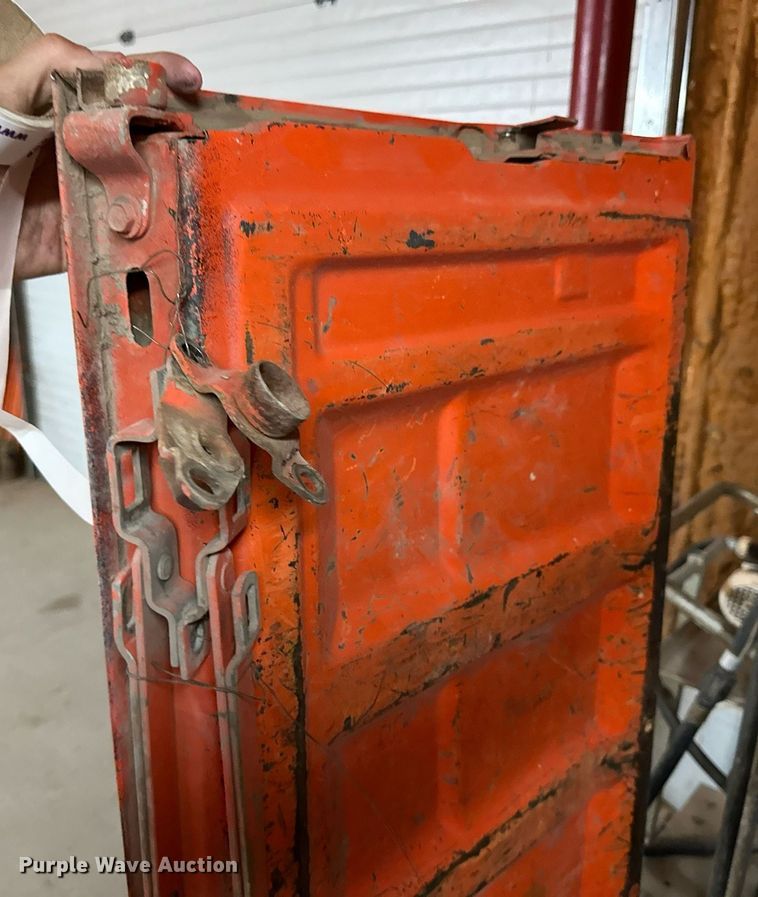 image for item JJ9949 1985 Chevrolet C20 tailgate