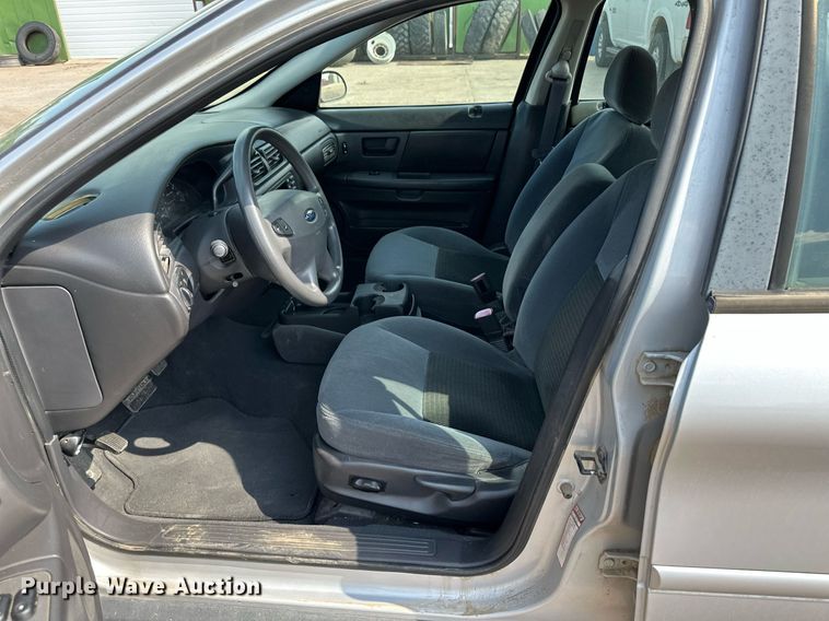 image for item JJ9950 2003 Ford Taurus