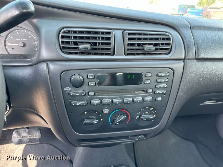 image for item JJ9950 2003 Ford Taurus