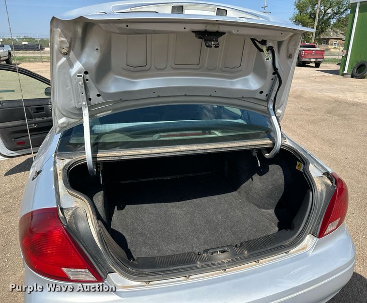 image for item JJ9950 2003 Ford Taurus