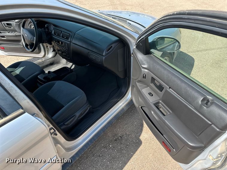 image for item JJ9950 2003 Ford Taurus