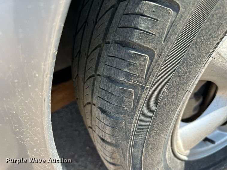 image for item JJ9950 2003 Ford Taurus