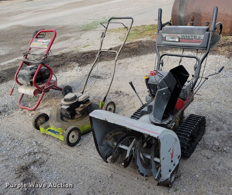 image for item JO9059 Lawn and garden equipment