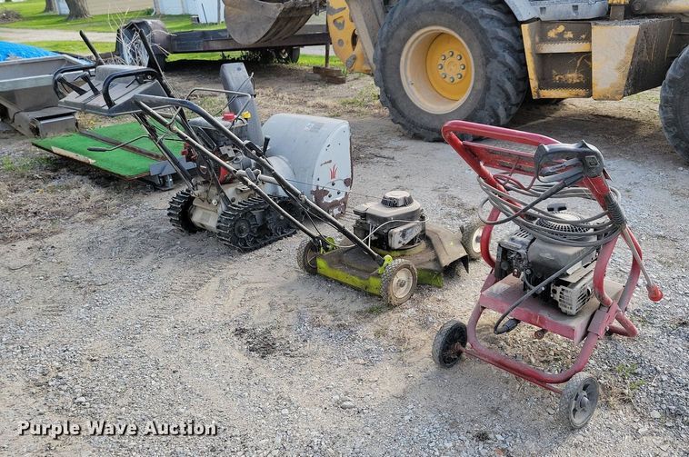 image for item JO9059 Lawn and garden equipment