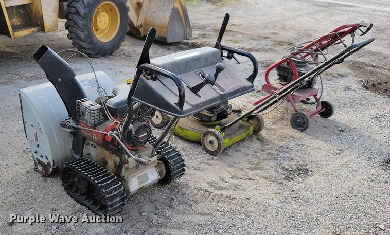 image for item JO9059 Lawn and garden equipment