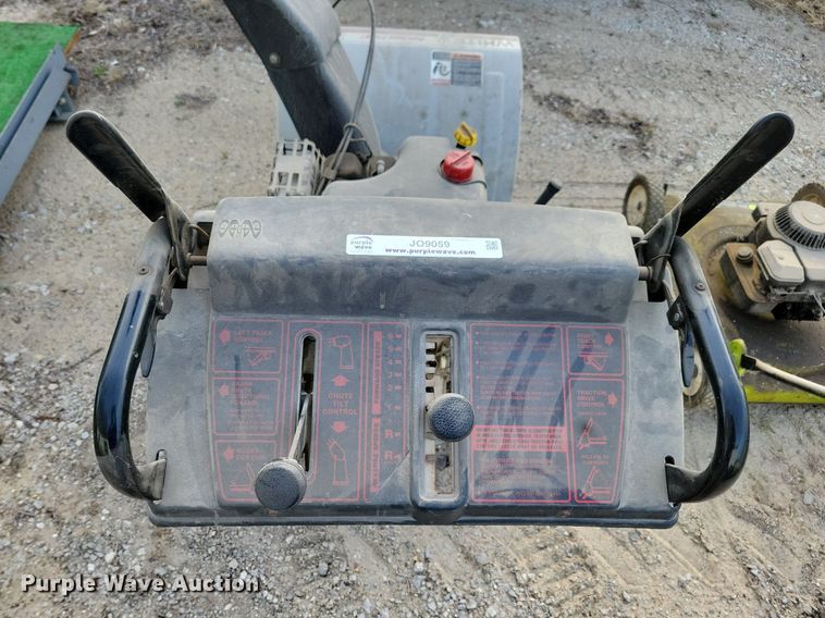 image for item JO9059 Lawn and garden equipment