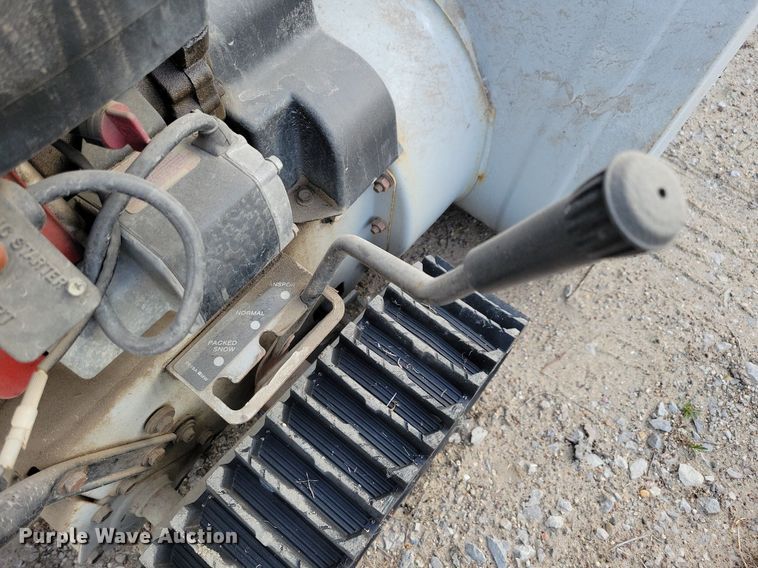 image for item JO9059 Lawn and garden equipment