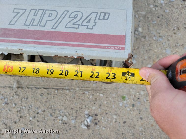 image for item JO9059 Lawn and garden equipment