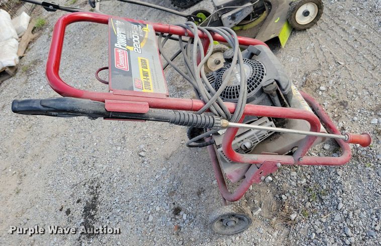 image for item JO9059 Lawn and garden equipment